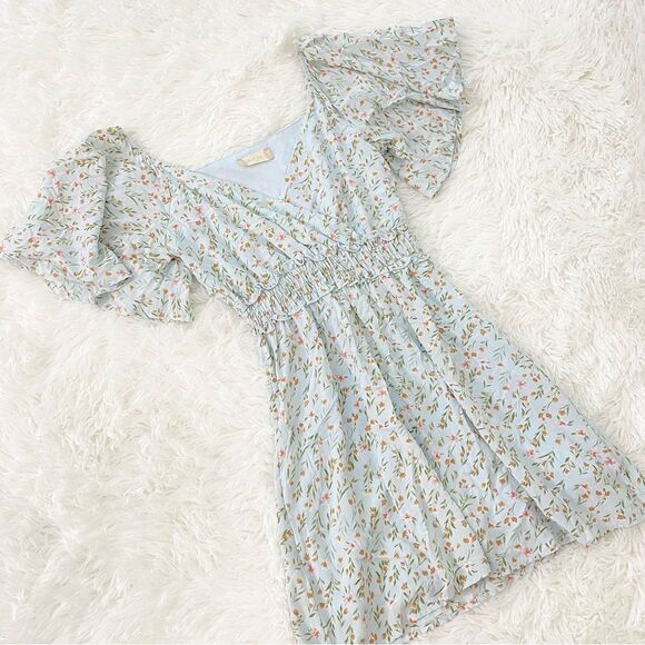 Altar'd State Dresses & Skirts - Altar'd State Floral Flutter Sleeve Dress